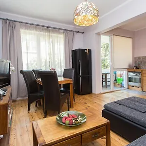 Colorful 2bdr In The Center Apartament