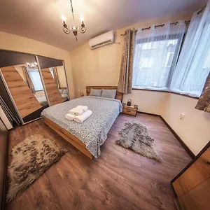 Design 1bdr In Center - Free Parking Apartament